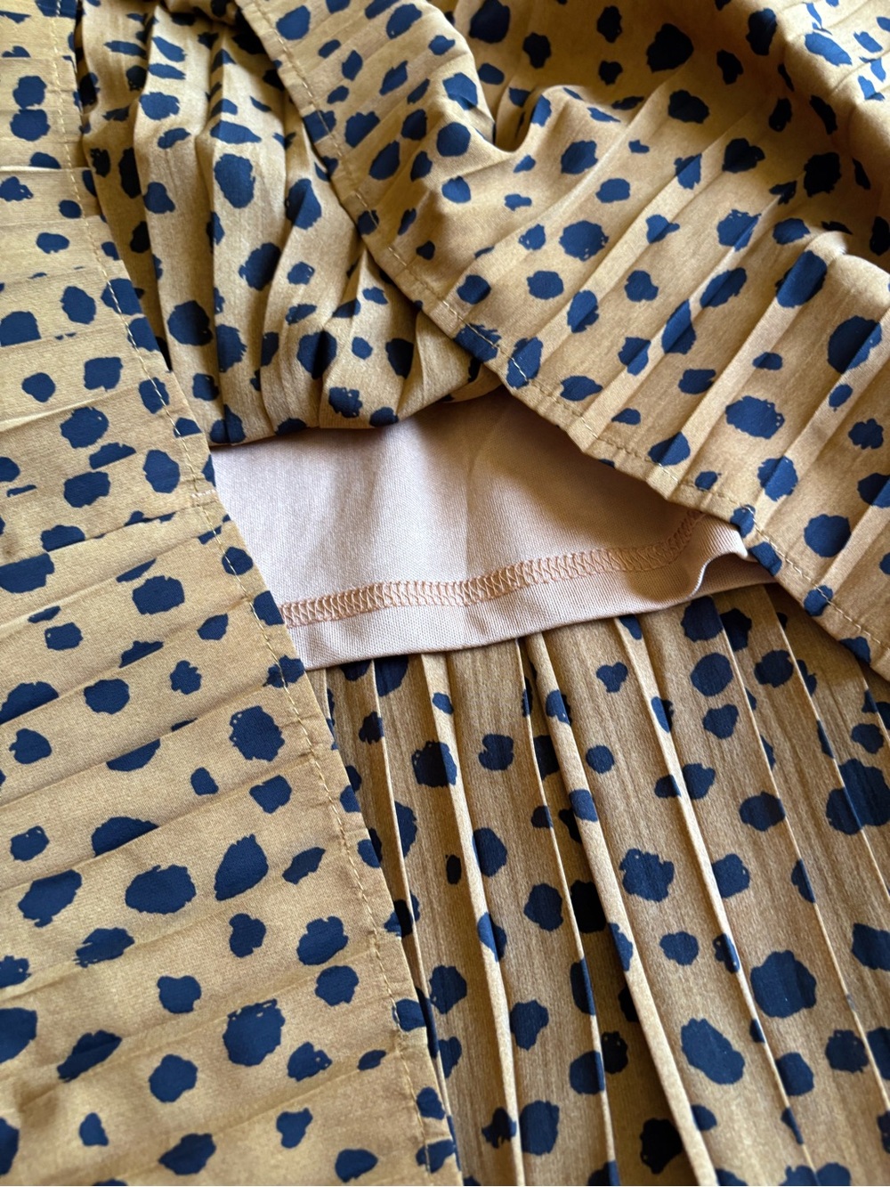 Easel Los Angeles Pleated Leopard Print Midi Skirt - Picture 5 of 9